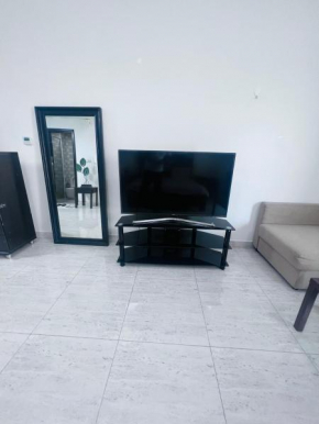 Fully furnish flat including all bills for monthly rental